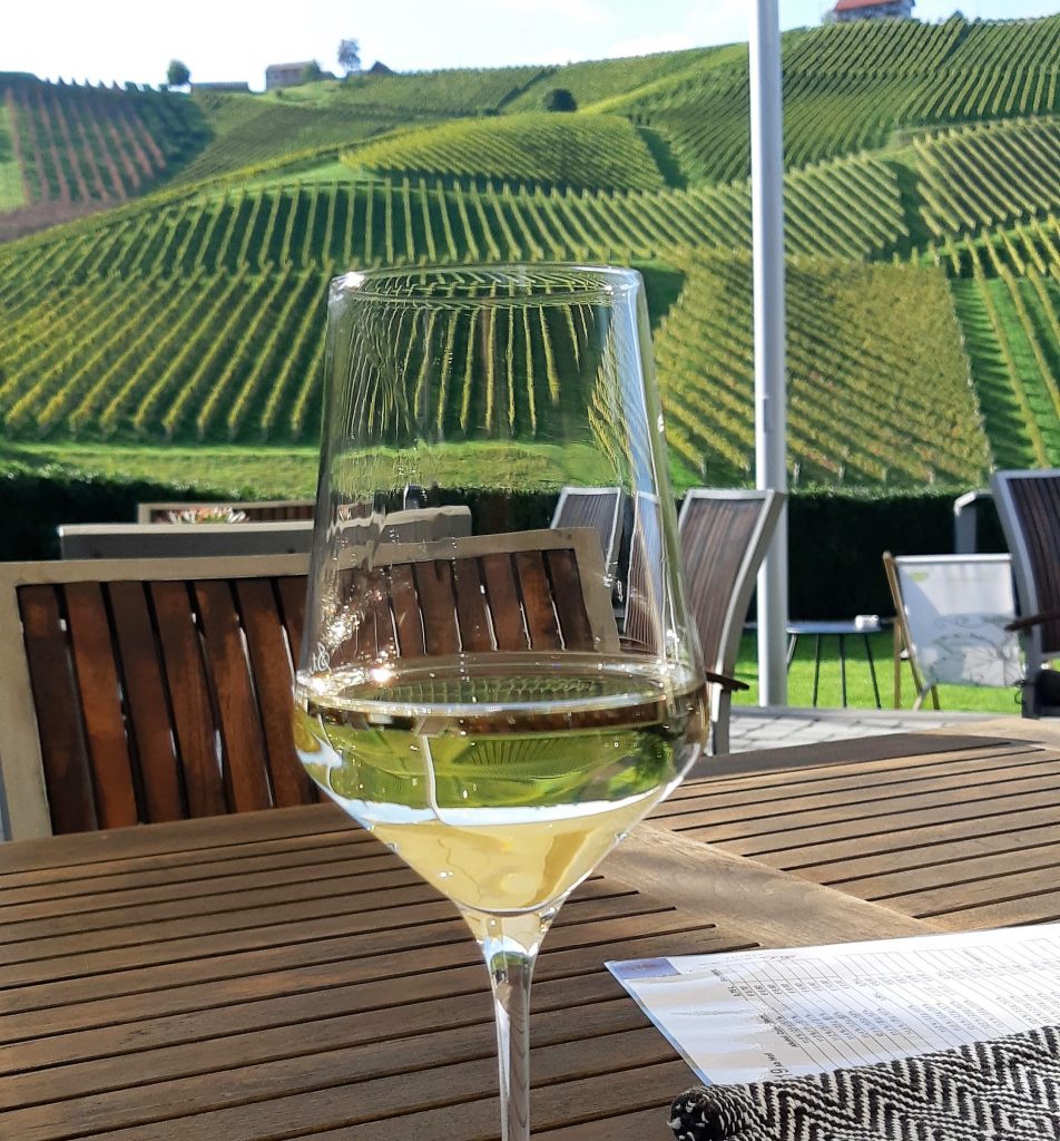 Glas im Weingarten