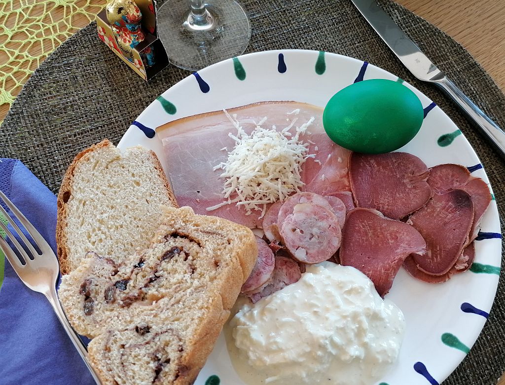 Osterjause mit Reindling
