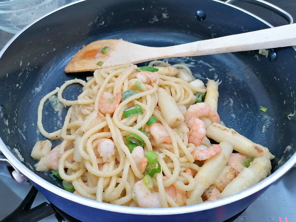 Pfanne mit Pasta