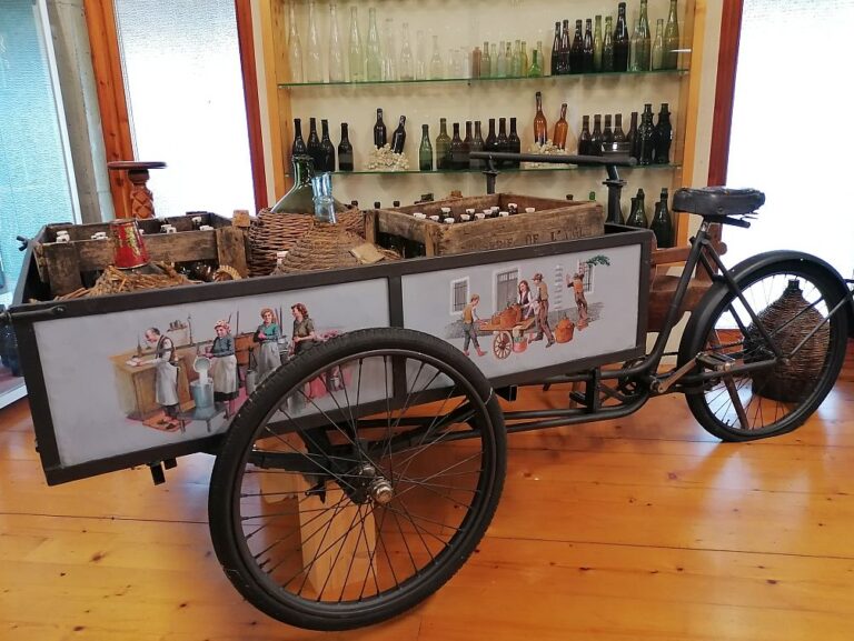 Weinfahrrad historisch bei Pittaro