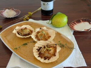 Gratinierte Capesante mit Zitronenbröseln und Zitronenthymian